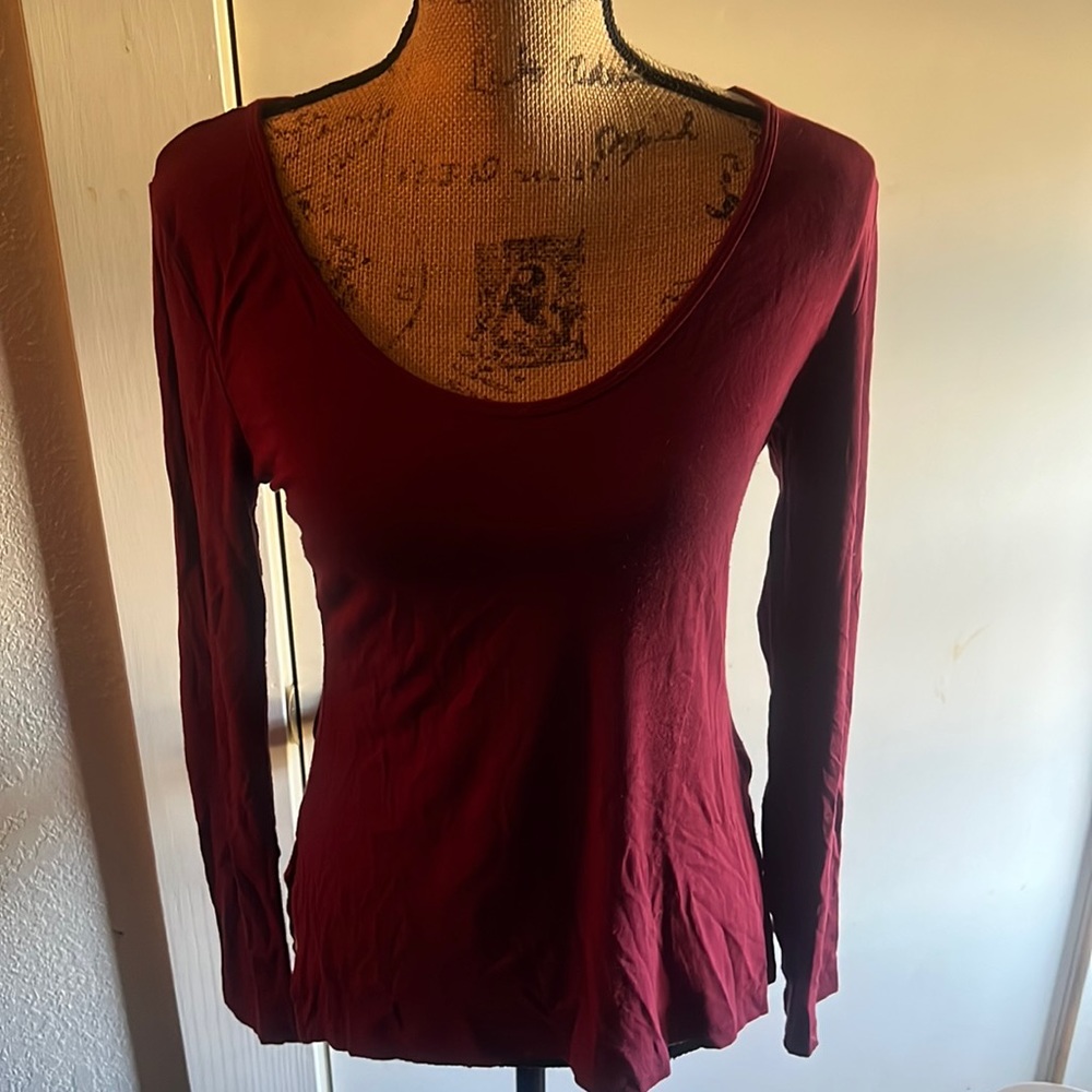 Woman’s cute April Cozy shirt burgundy great condition!